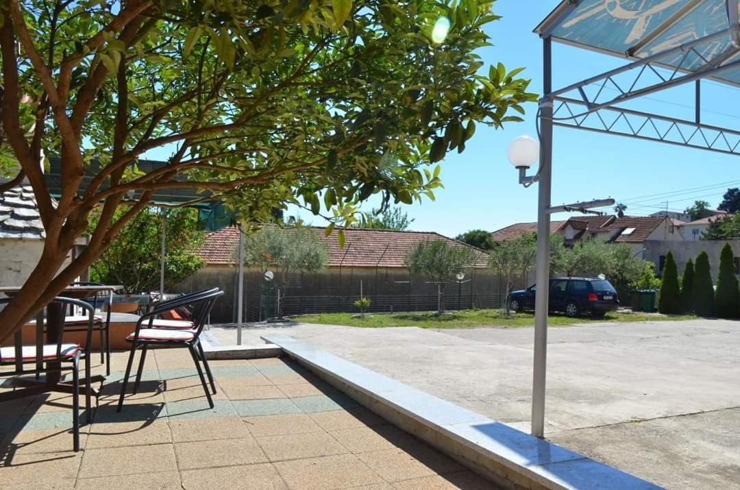 Apartments By The Sea Gradac, Makarska - 13681 格拉达茨 外观 照片