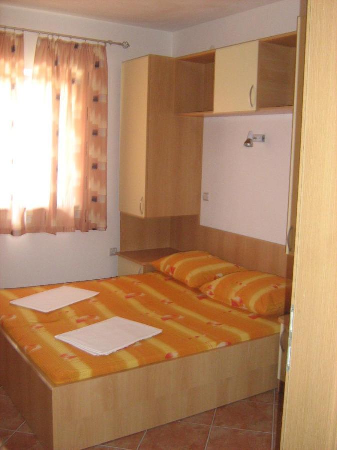 Apartments By The Sea Gradac, Makarska - 13681 格拉达茨 外观 照片