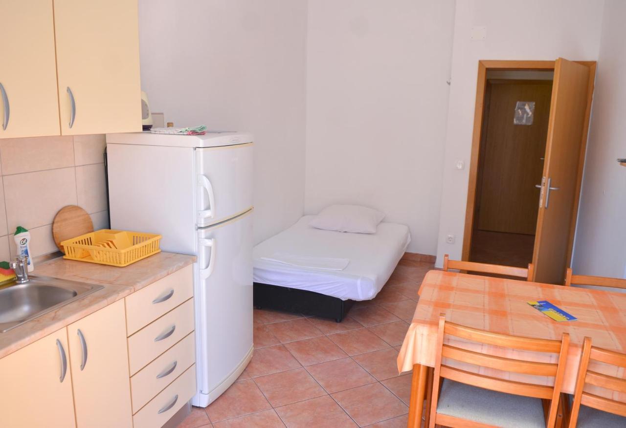 Apartments By The Sea Gradac, Makarska - 13681 格拉达茨 外观 照片