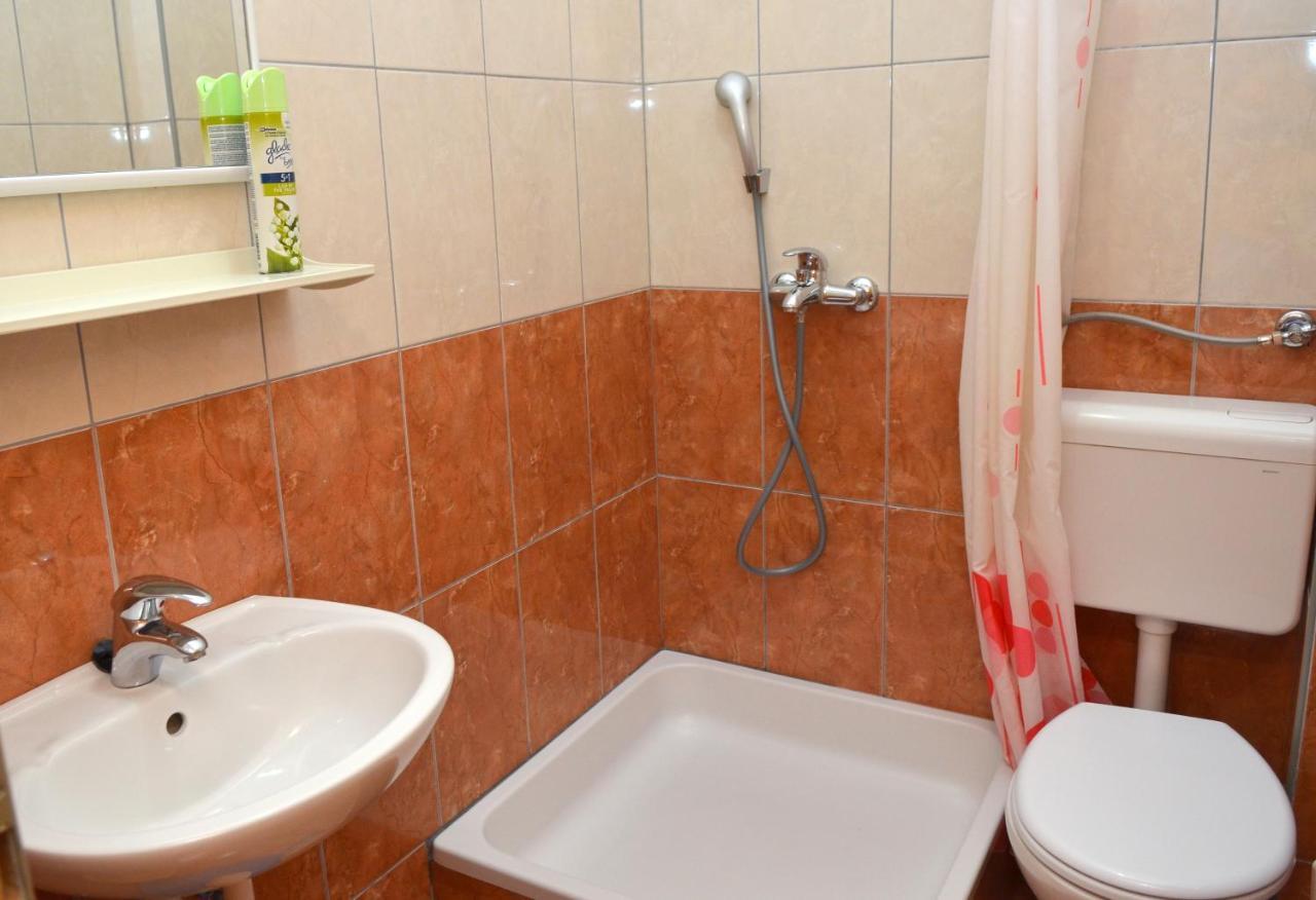 Apartments By The Sea Gradac, Makarska - 13681 格拉达茨 外观 照片