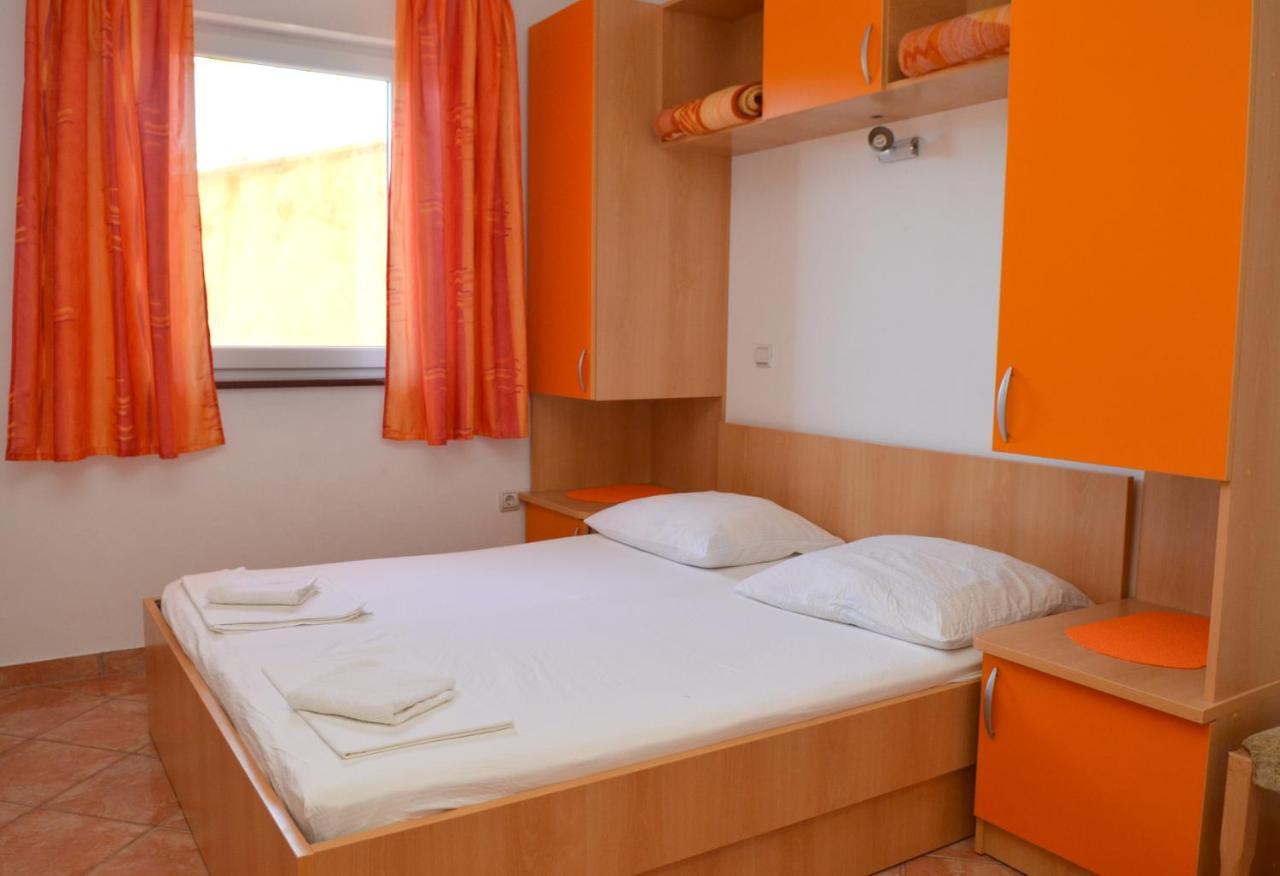 Apartments By The Sea Gradac, Makarska - 13681 格拉达茨 外观 照片