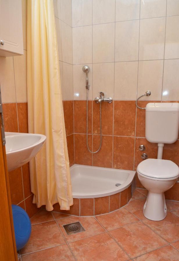 Apartments By The Sea Gradac, Makarska - 13681 格拉达茨 外观 照片