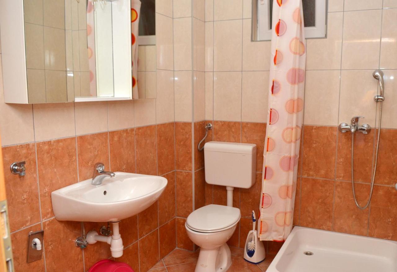 Apartments By The Sea Gradac, Makarska - 13681 格拉达茨 外观 照片