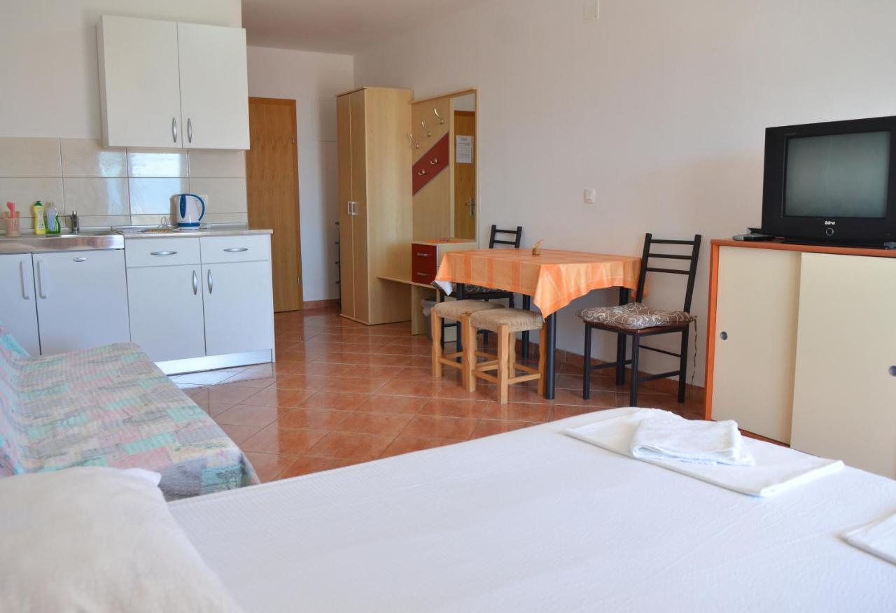 Apartments By The Sea Gradac, Makarska - 13681 格拉达茨 外观 照片